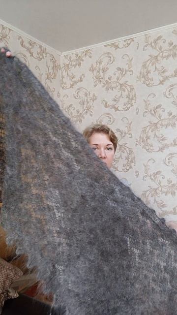 Большой  пуховый палантин для роскошных женщин. Цена 4500.   +79030300712