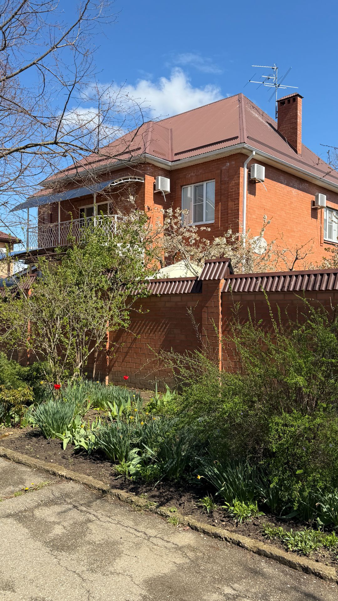 Просторный дом для большой семьи в отличном месте Краснодара!