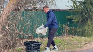 Вместе — за чистоту: в Вязьме прошел очередной субботник по уборке города