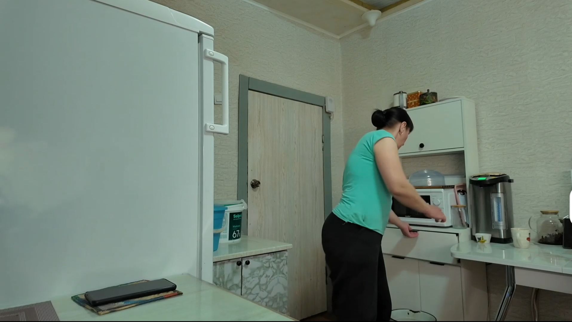 Несу гостинцы. Давно не виделись.