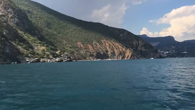 Экскурсия на теплоходе.  Такая красота  Гора Аюдак -Медведь. Алушта Крым
