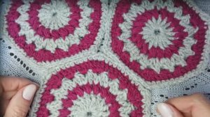 Тапочки из шестиугольных мотивов крючком (часть 1). Видео из архива.