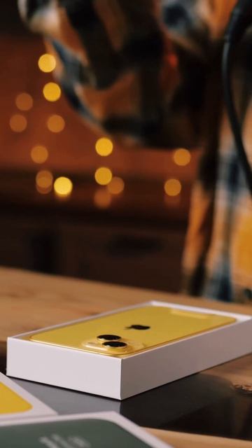 Распаковка iPhone 14 Yellow смотреть онлайн