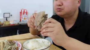 А Цян готовит тушеную баранину во Внутренней Монголии!