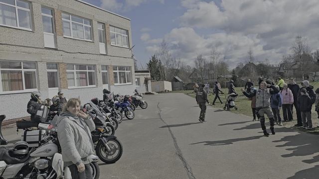 Ездили с МотоАнгеламиДети к Деткам и их катали сегодня.
спасибо клубу МотоАнгелыдетям.