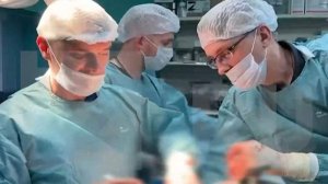 Российские медики провели две операции на сердце недалеко от передовой