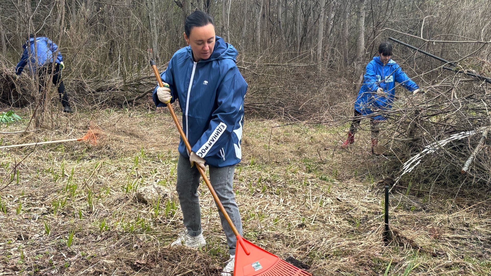 В районе реки Учи рядом с ЖК «Южное Пушкино» прошел субботник