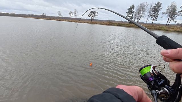 Ловил форель на ультралайт, а попалось ЭТО...