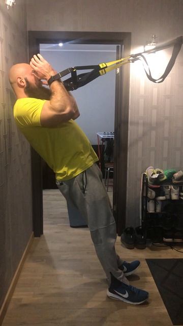 Жим вверх TRX