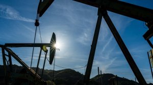 КСИР: Иран может полностью прервать добычу нефти на год