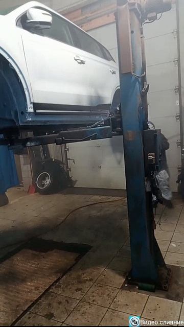 Мойка днища на подъемнике