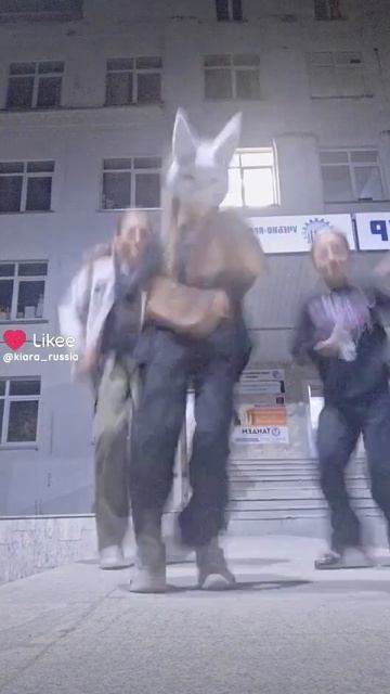 Миа Бойка возьмёшь нас на подтанцовку? С тебя пицца наггетсы и кола