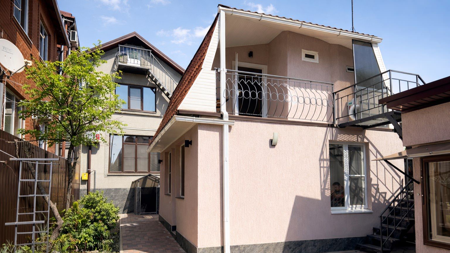 🏡 №193 Сдаётся посуточно двухэтажный дом у Дельфинария в 7 мин от набережной – Геленджик