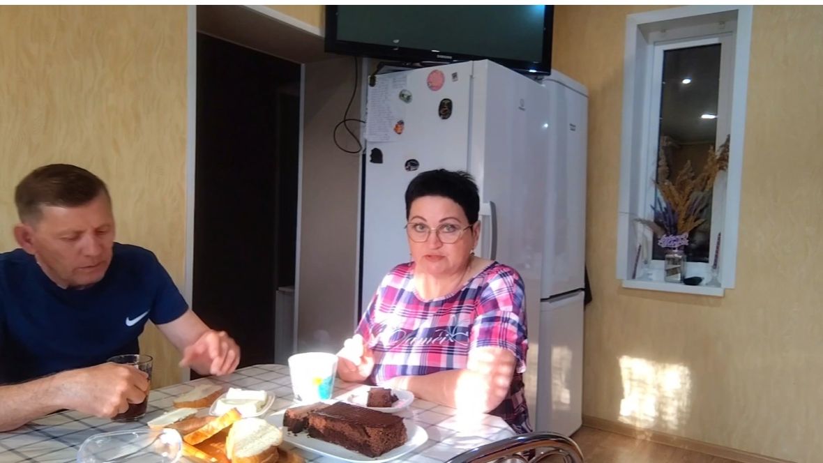 ЖИЗНЬ В СЕЛЕ:ИСПЕКЛА  ЯБЛОЧНО-ШОКОЛАДНЫЙ БРАУНИ