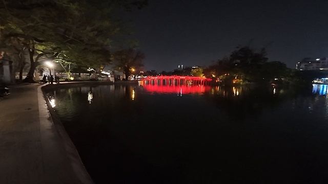 Ханой Озеро Хоан Кьем вечером Вьетнам 15 марта 2026 г