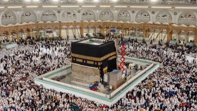 Каъба қиблаи мост, на бути мо!