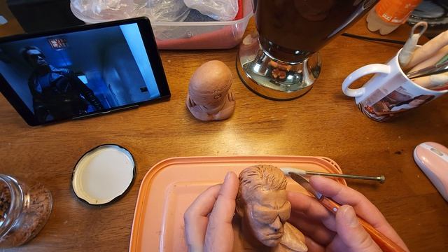 Делаю узнаваемые лица из фильмов и в дальнейшем отливаю пластмассой 10