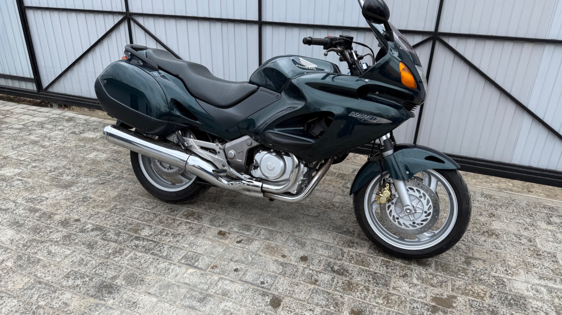 Обзор мотоцикла Nt650v, 2001год.