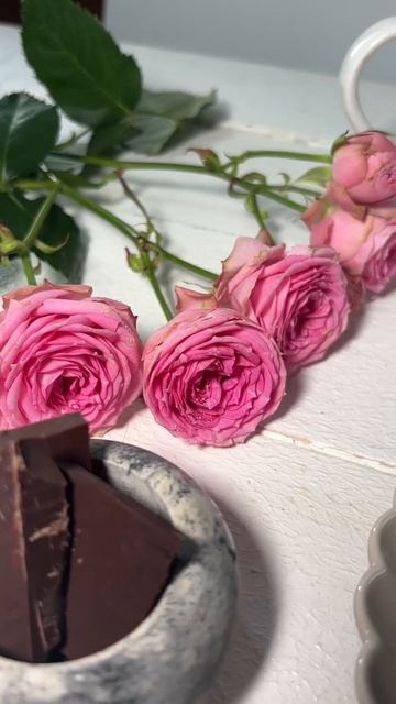 Пирожное «Ореховое» в шоколадной глазури