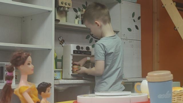 Иван Дмитриевич ИГРАЕТ 
#ИГРЫДЕТЕЙ