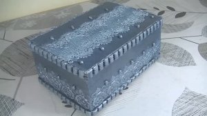 Нежность в деталях . Декор коробки крафтовой бумагой и кружевом из монтажного клея.