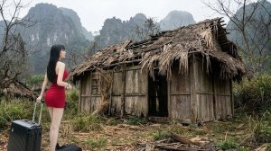 Женщина возвращается из города и возраждает давно заброшенный дом. От начала до конца