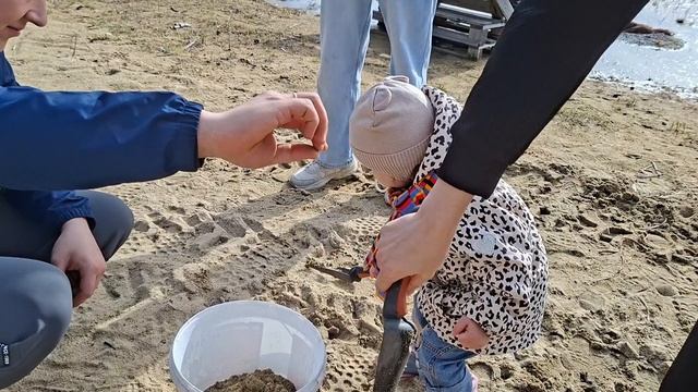 ребятишки приехали,погуляли на озере 18.04.26