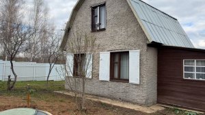 Дача после зимы, искусственные цветы это это красиво!