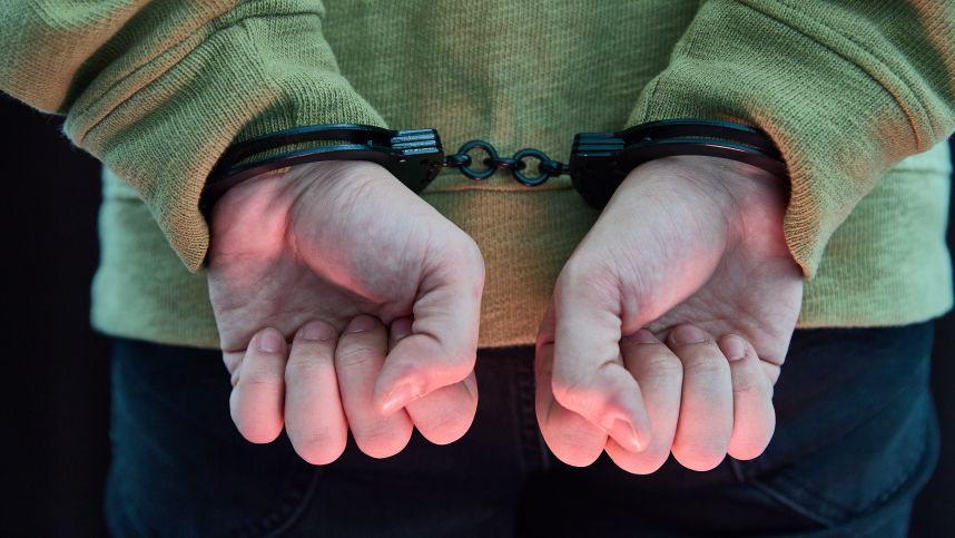 Расстрел в лифте: в Петербурге удалось пролить свет на преступление 1990-х годов