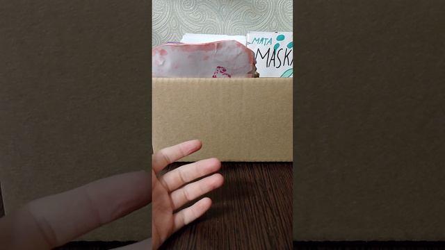 показала всю свою косметику!