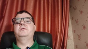 Купил сумку мужскую качественную большую удобно очень теперь с ней .