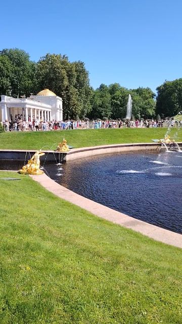 Петродворец. Фонтан Самсон. Большой каскад. Дворец. Общий вид.