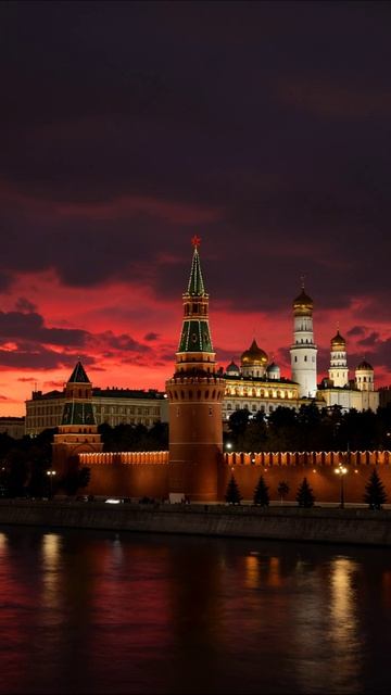 Кремль на закате: волшебство МосквЫ #Москва #Кремль #закат
