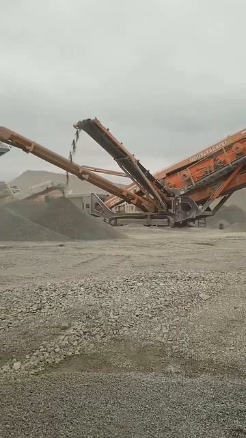 Сортировка щебня на грохоте Аренда дробилок