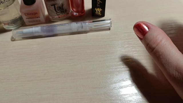 Перламутровый маникюр обычным лаком