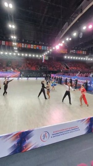 Чемпионат России по спортивным бальным танцам 2026. Сеньоры 1.10 танцев. Полуфинал. Ча ча ча.