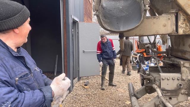 #СЕРЫЙСЕРВИС ЗАЛИВАЕМ БЕТОННЫЙ ПОЛ