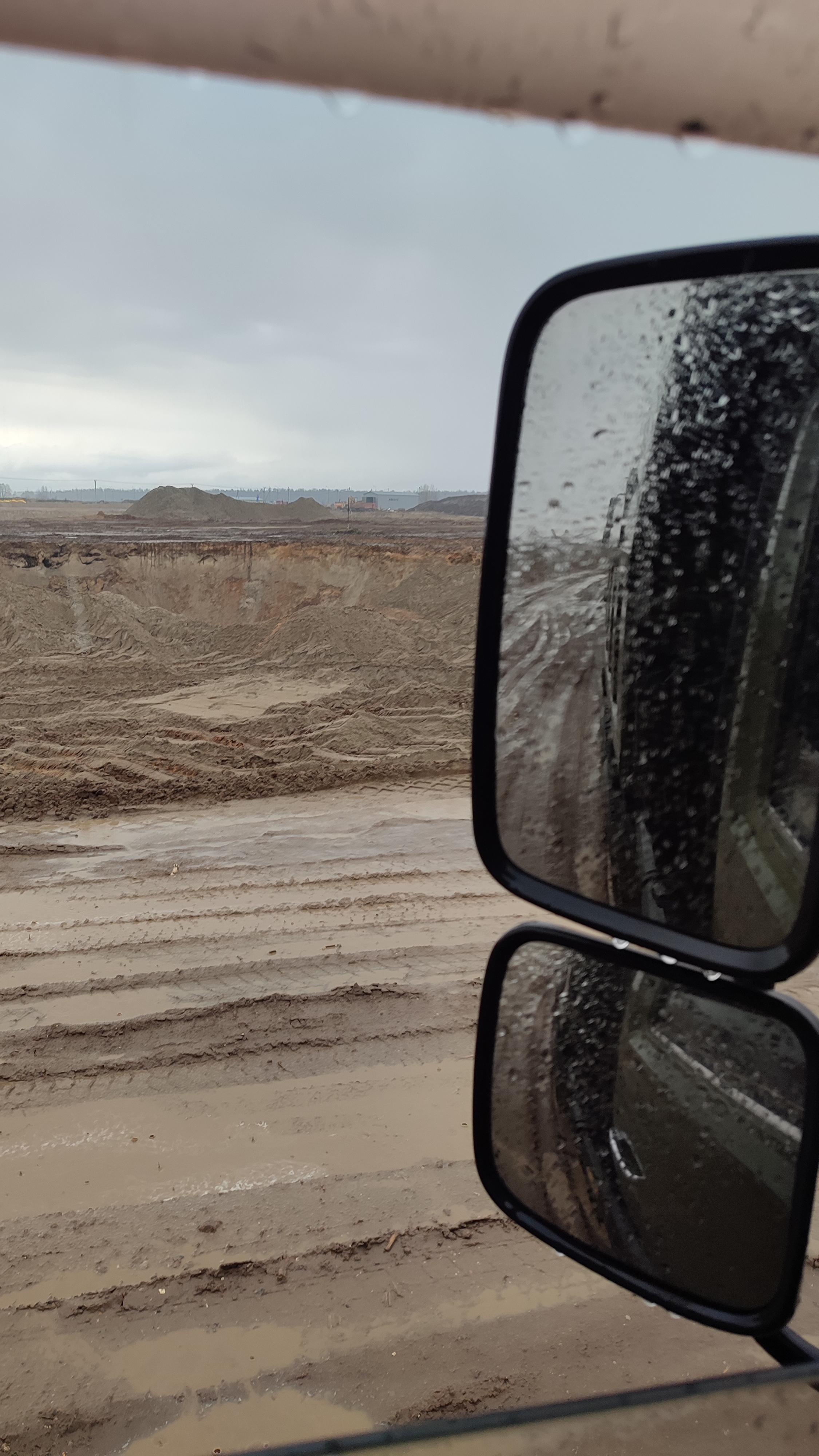 Сезон только начинается, дожди, дожди.