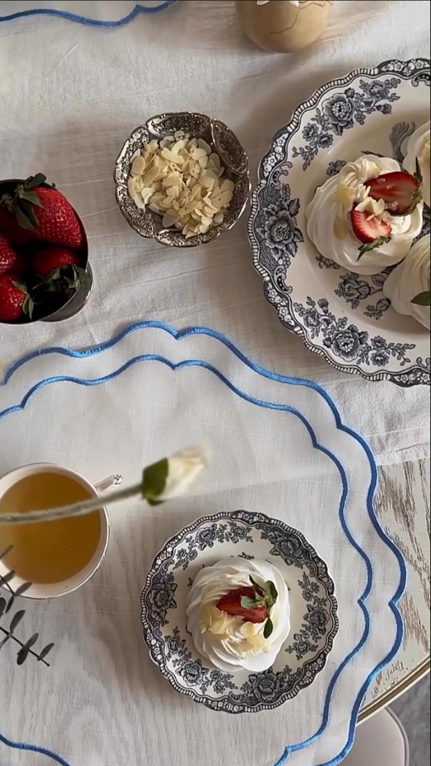 Павлова с лимонным курдом