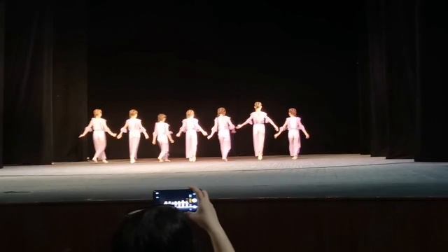 В тюзе выступали