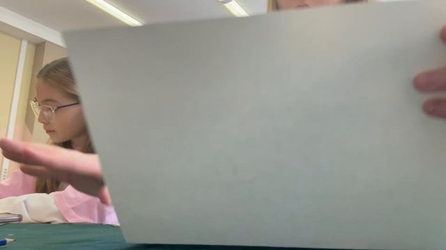 ВЛОГ рисуем витраж на изо💘 1 часть