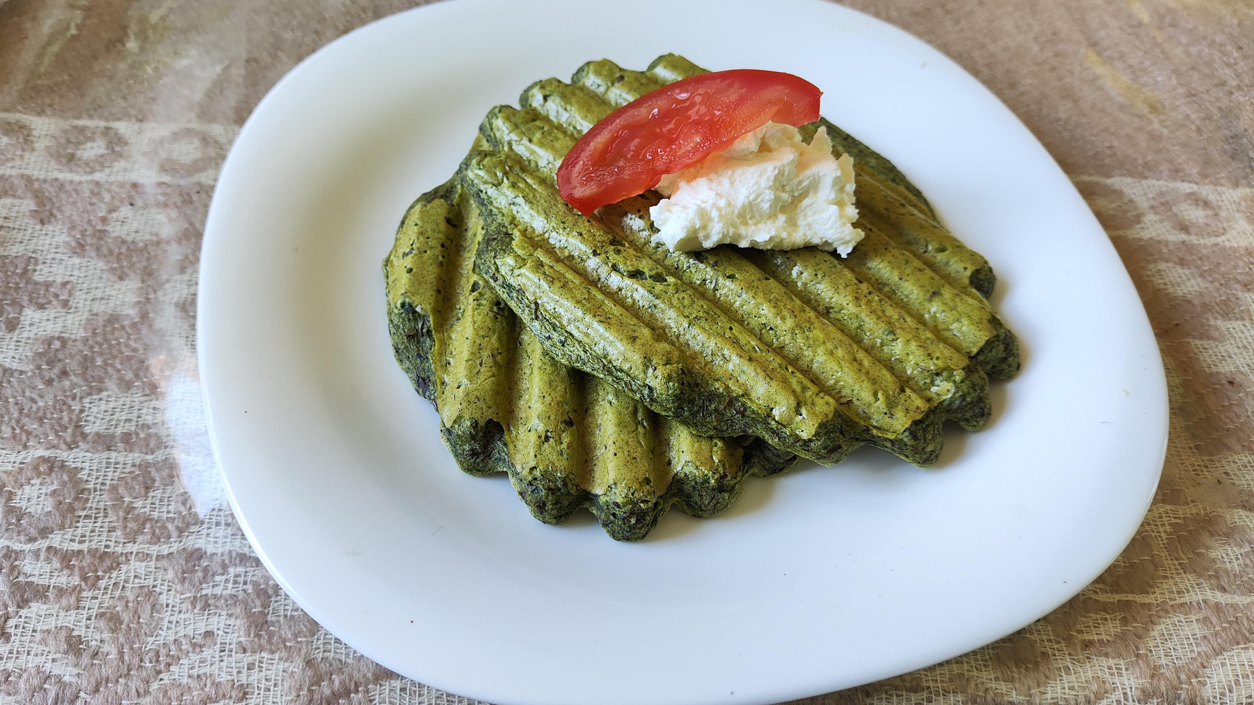 ВЛОГ. Вафли из чечевицы и шпината на грили. Шоколадный брауни в микроволновке