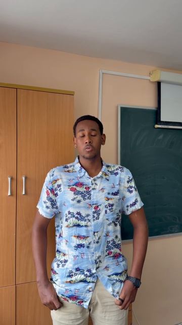 Роберт Рождественский. Человеку надо мало — читает Хуссейн Аблельмалек Фадлалла Ахмед