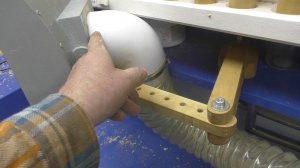 Самое лучшее, на мой взгляд, крепление диффузора пылеотвода для токарного станка.