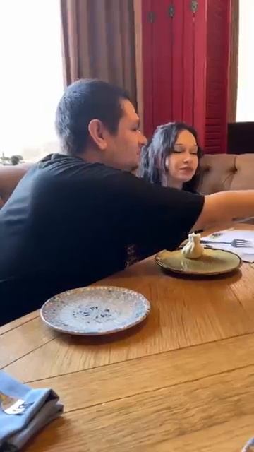 СЕМЕЙНЫЙ УЖИН В ГРУЗИНСКОМ РЕСТОРАНЕ