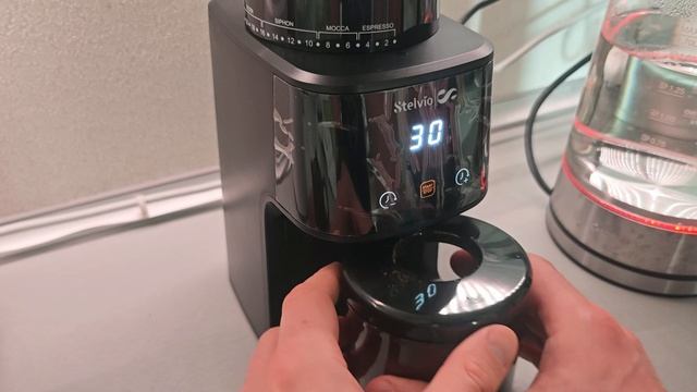 Распаковка и обзор кофемолки Stevio FR300 и сравнение с Polaris