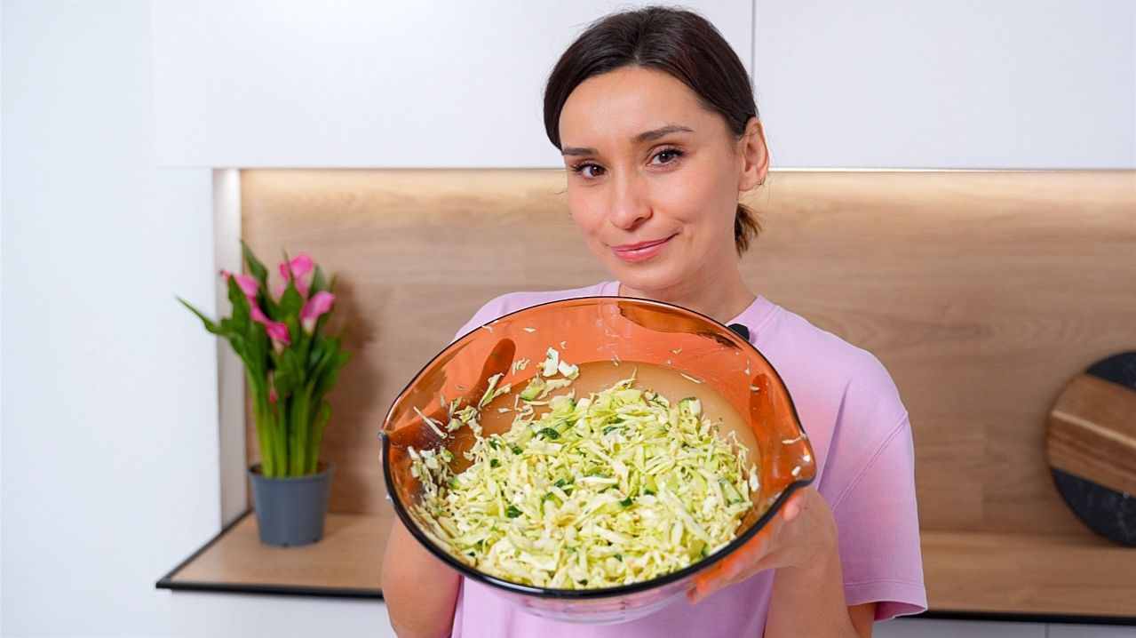 Салат из капусты ПО-НОВОМУ + полезная ЗАПРАВКА вместо майонеза