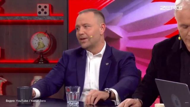 Пакетик снюса выпал у президента Польши Кароля Навроцкого во время прямого эфира