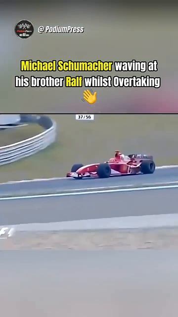 Михаэль обгоняет своего брата Ральфа и машет ему рукой