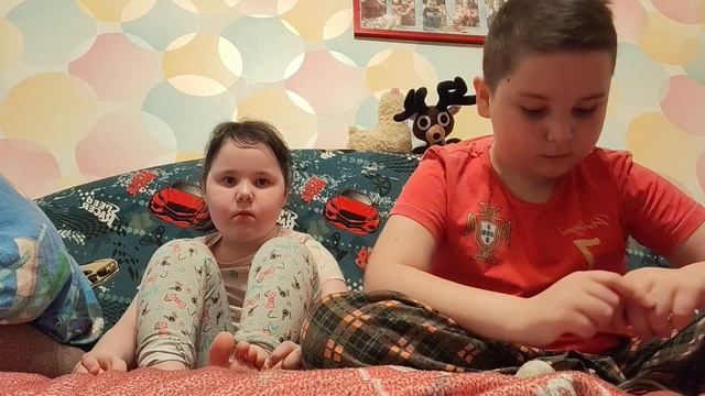 КУКЛА С ПУСТЫМИ ГЛАЗАМИ